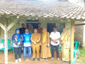 Camat Jati Agung Tinjau Warga Sakit di Sidodadi Asri