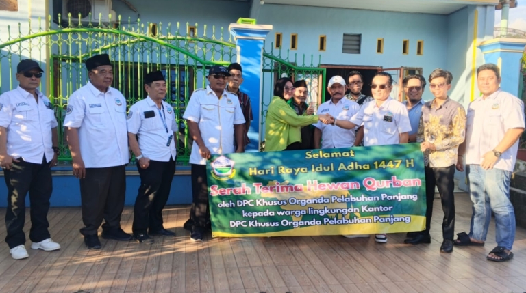 Sambut Idul Adha, Organda Pelabuhan Panjang Salurkan Sapi Kurban