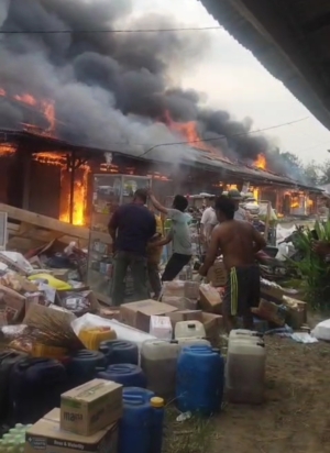Tragis! Kebakaran Hebat Meluluhlantakkan Pasar Mulyo Kencono, Kerugian Ditaksir Ratusan Juta