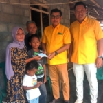 DPD Partai Golkar Tulang Bawang Barat menyalurkan santunan kepada keluarga almarhum Karim, korban kecelakaan lalu lintas, melalui program Peduli Kasih sebagai wujud kepedulian sosial kepada masyarakat.