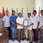Ketua (DPD) Partai Solidaritas Indonesia PSI Tubaba Resmi Serahkan Surat Keputusan SK Kepada KPUD Tubaba.